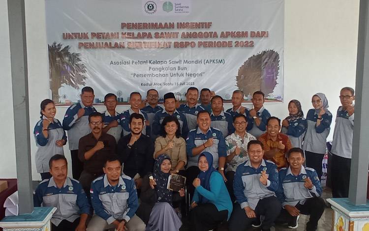 Kembali Miliaran Rupiah Dihasilkan Anggota APKSM Kobar dari Penjualan Kredit Sertifikasi RSPO