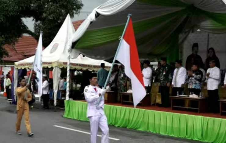 Pj. Bupati Kobar Lepas Peserta Pawai Taaruf MTQ ke 53 Tingkat Kabupaten