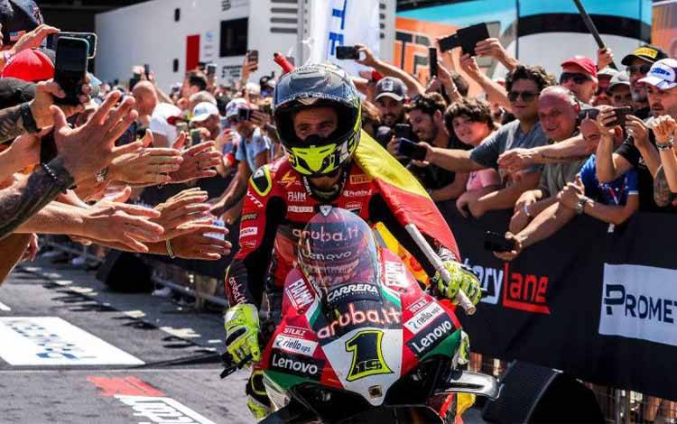 Bautista Klaim Kemenangan Pertama di Imola pada Race 1 WSBK Italia