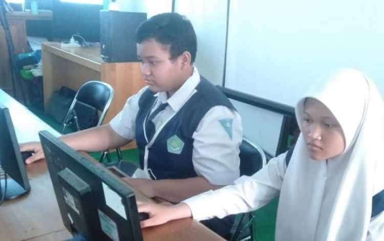 Tiga Peserta Didik MTsN 1 Kapuas Melaju ke Tingkat Provinsi Ajang KSM