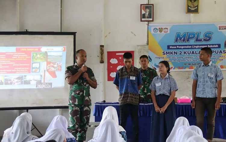 Kodim 1011 Kuala Kapuas Sosialisasikan Wawasan Kebangsaan di SMKN 2 Kapuas