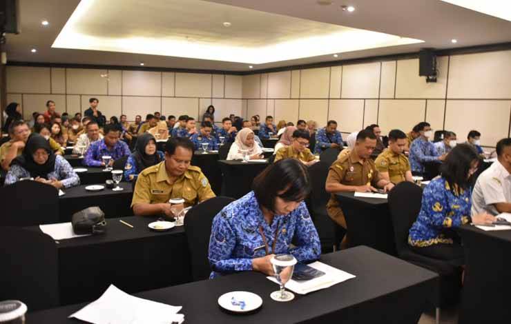 Peserta rapat konfirmasi dan reviu evaluasi LPPD Provinsi dan Kabupaten/Kota se-Kalteng. (FOTO: IST)