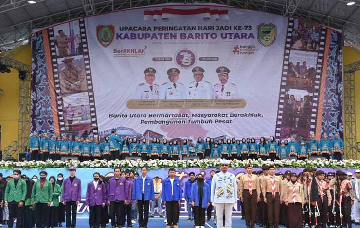 Upacara Peringatan Hari Jadi ke-73 Kabupaten Barito Utara Tahun 2023 yang berlangsung di lapangan upacara Tiara Batara Muara Teweh. (FOTO: IST)