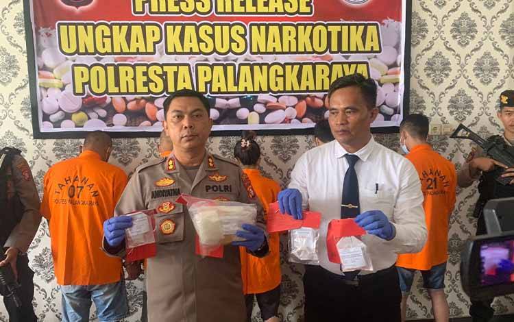 Polresta Palangka Raya Tangkap 5 Tersangka dengan 730 Gram Sabu