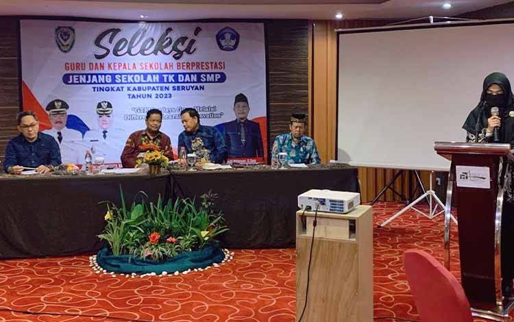 Seleksi Guru dan Kepala Sekolah Berprestasi Jenjang SMP di Seruyan Diikuti 20 Peserta