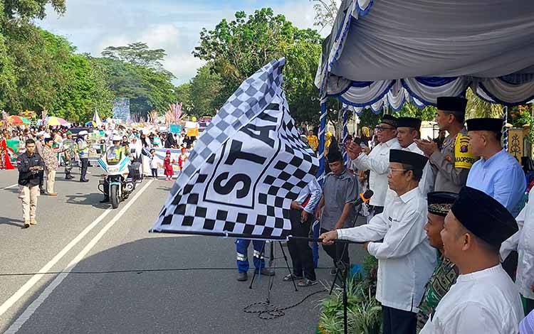 Ribuan Warga Ikuti Pawai Tahun Baru Islam 1445 Hijriah di Kapuas