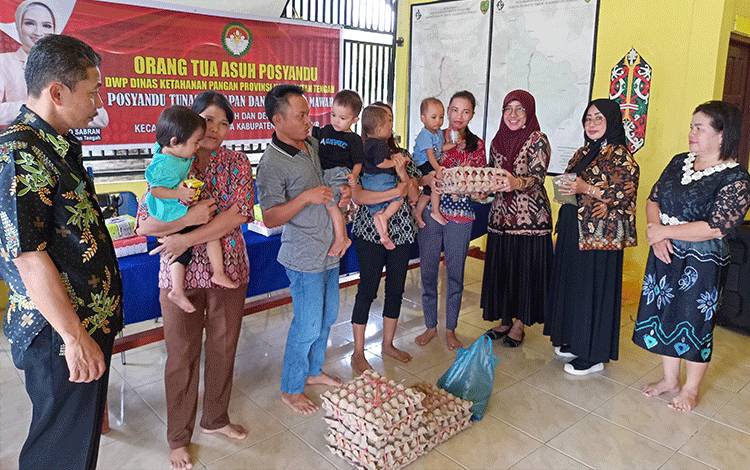 Kadis Ketahanan Pangan Kalteng Dukung Pencegahan Stunting di Desa Bamban dan Tewah Pupuh