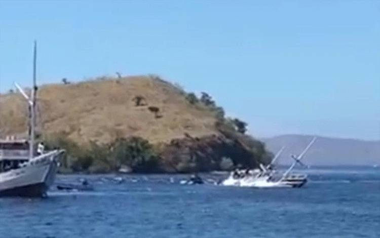 Kapal Wisata Tenggelam di Kawasan Taman Nasional Komodo