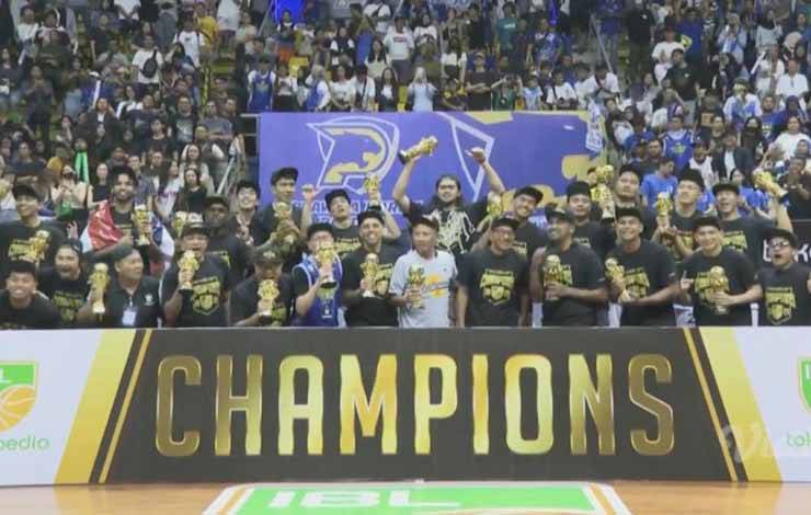 Prawira Harum Bandung Juara IBL Setelah 25 Tahun