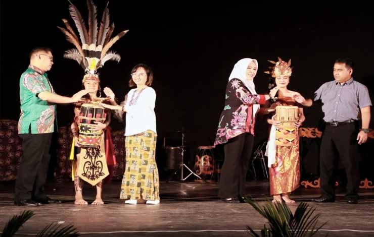Disbudpar Kalteng Jaga Budaya Melalui Gelar Seni