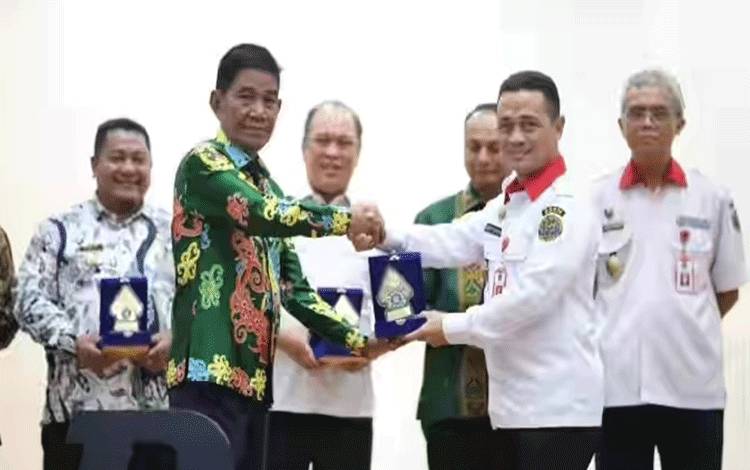 Kepala Dinas Kominfo Kapuas Tandatangani Kerjasama Dengan BSSN Terkait Pemanfaatan Sertifikat Elektronik