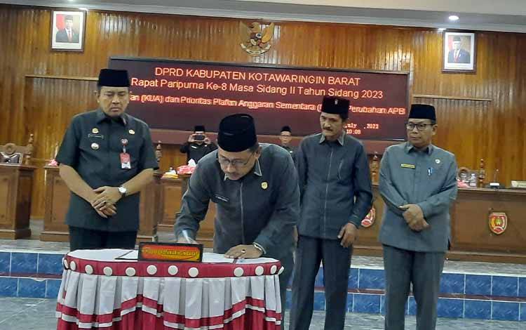 Pemkab dan DPRD Kobar Sepakati Perubahan KUA dan PPAS APBD Tahun 2023