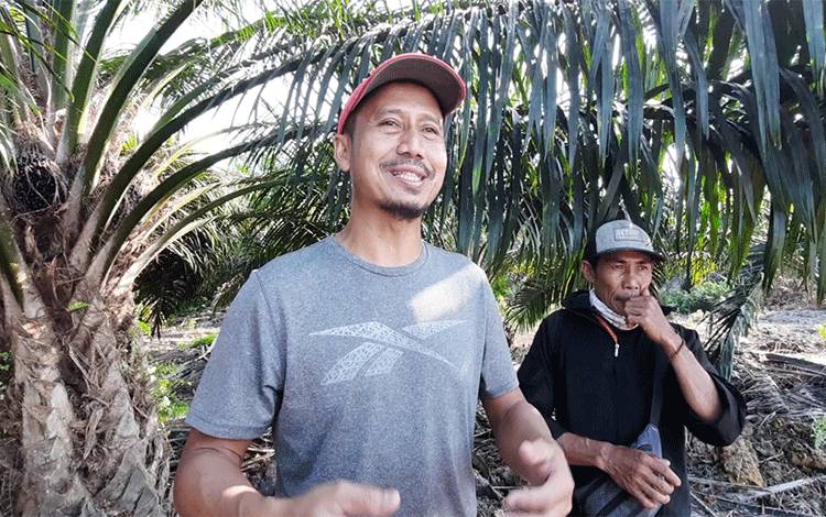 Helikopter Mendarat Darurat di Lahan Warga, Begini Ceritanya