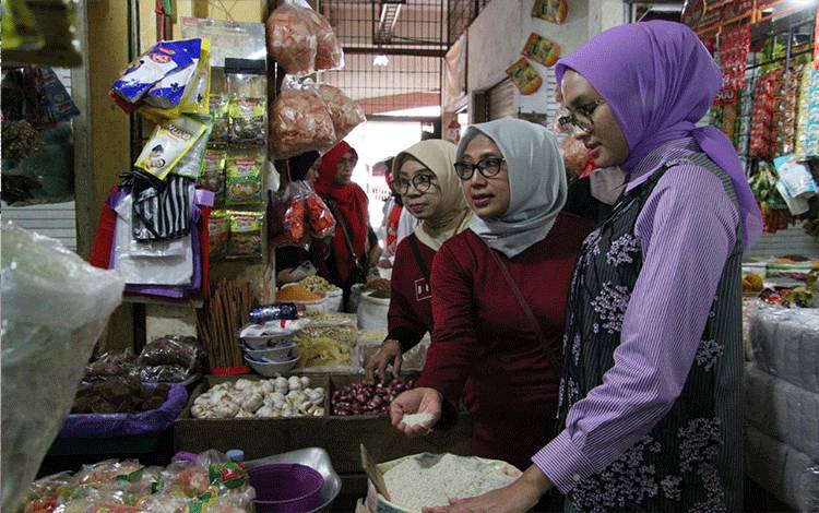 Yulistra Ivo Azhari Ajak Pedagang Smart Ambil Suplai Barang Dagangan