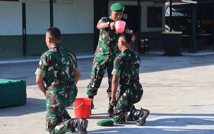 Kodim 1011 Kuala Kapuas Gelar Tradisi Penerimaan Anggota Baru, Ini Pesan Dandim