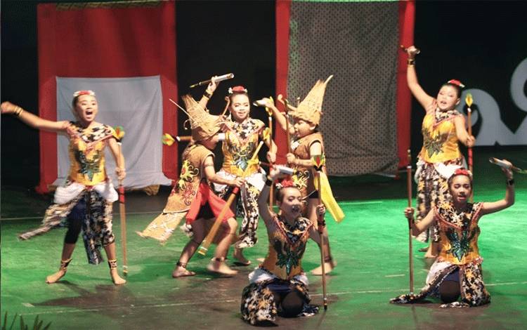 Disbudpar Kalteng Apresiasi Festival Budaya Maneser Panatau Tatu Hiang