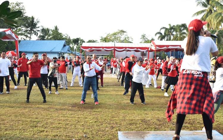 Katma F Dirun: Pembagian Bendera Bentuk Bumikan Kecintaan Terhadap Simbol Negara