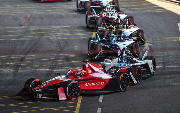 Dennis Raih Gelar Juara Dunia Formula E
