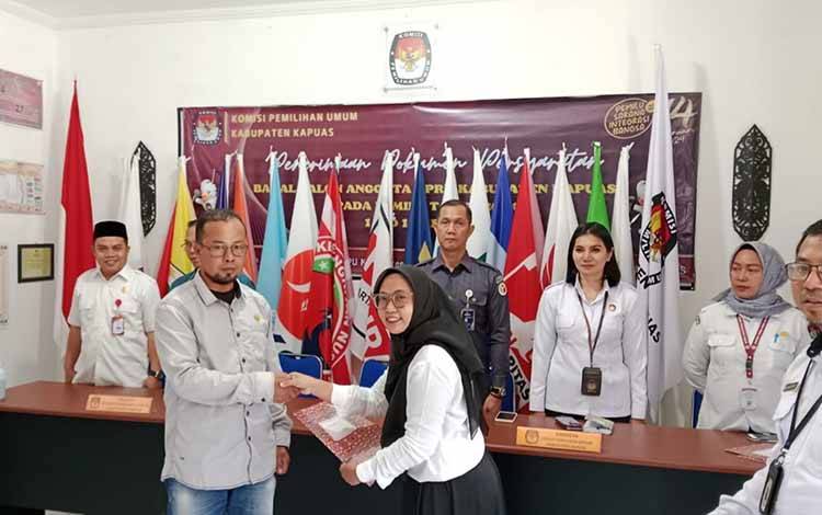 KPU Kapuas Lantik PAW Anggota PPK dan PPS untuk Pemilu 2024
