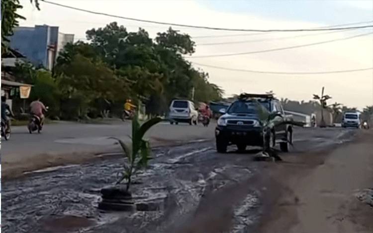 Mulai Hari Ini Jalan Pangkalan Banteng Diperbaiki
