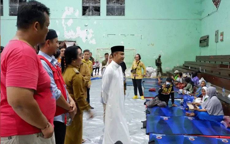 Pemko Bantu Seragam Sekolah Pelajar Terdampak Kebakaran Flamboyan Bawah
