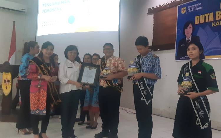 Ini Nama Pemenang Pemilihan Duta Baca Tingkat SMA/SMK/MA Kabupaten Gunung Mas