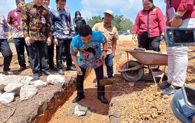 Bupati Barito Timur Letakkan Batu Pertama Relokasi Puskesmas Tamiang Layang