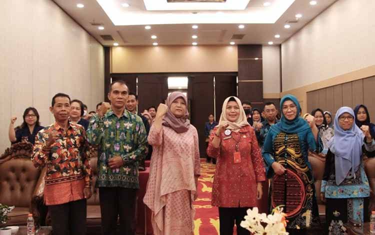 ?Bimbingan Teknis (Bimtek) Pendampingan, Penerapan Aplikasi Sistem Informasi Kearsipan Dinamis Terintegrasi (Srikandi) di Aula Batang Garing Best Western Hotel Palangka Raya, Kamis, 3 Agustus 2023. (FOTO:NURLITA)