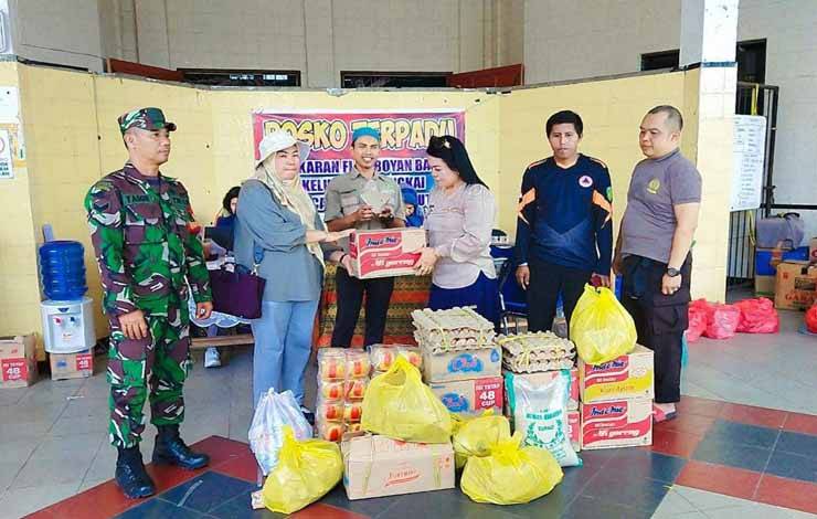 Kelurahan Panarung dan Pandulima Saluran Bantuan kepada Korban Kebakaran