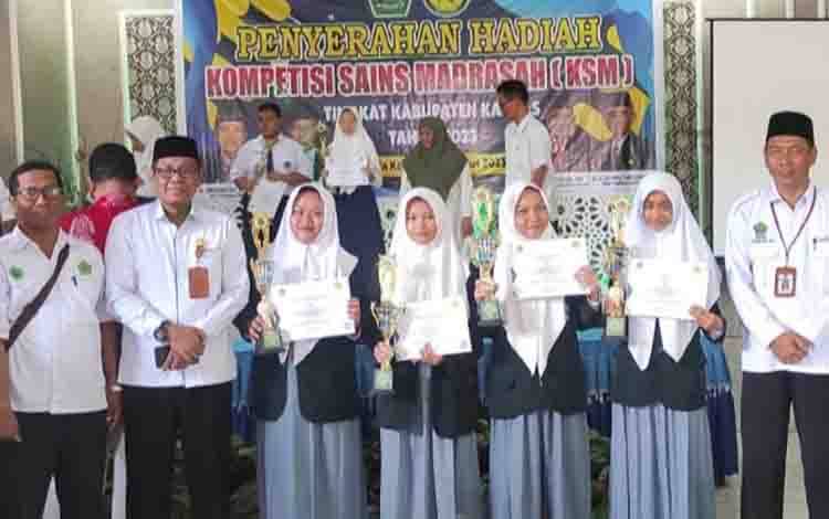 Empat Peserta Didik MAN Kapuas Raih Prestasi di Ajang KSM Tingkat Kabupaten