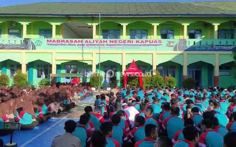 MAN Kapuas Tanamkan Spiritual Siswa Melalui Baca Al Quran?
