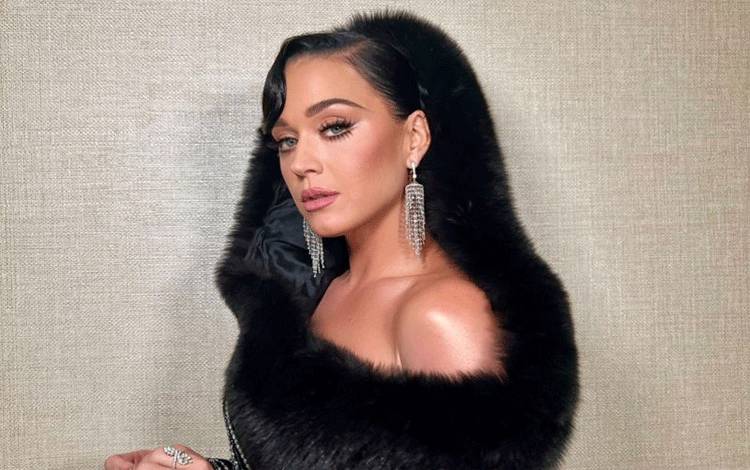 Katy Perry Ungkap Alasan Belum Rilis Musik Baru Sejak Melahirkan