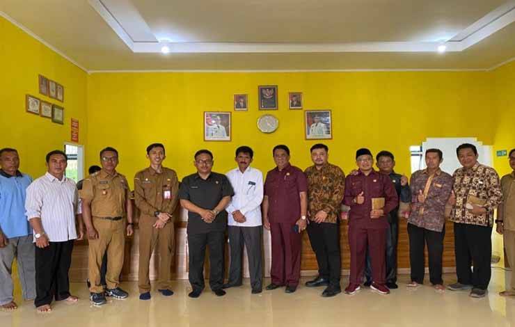 DPRD Kobar Dapil I saat melakukan reses di Desa Tanjung Putri, Kecamatan Arut Selatan