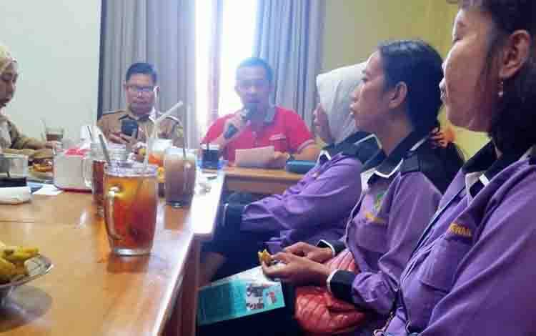 Pertemuan rutin vaksinator rabies digelar di Kantor Dinas Pertanian dan Ketahanan Pangan Kota Palangka Raya, Selasa, 8 Agustus 2023. (FOTO: TESTI PRISCILLA)
