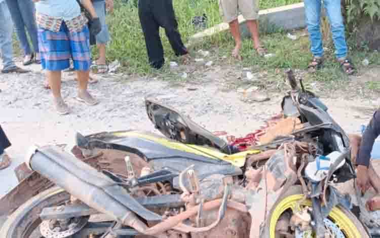 Pengendara Motor Tabrakan dengan Mobil, Satu Orang Kritis