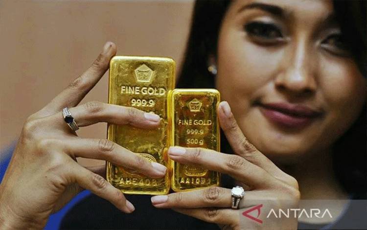 Harga Emas Antam Hari ini Turun Lagi Rp4.000 Per Gram
