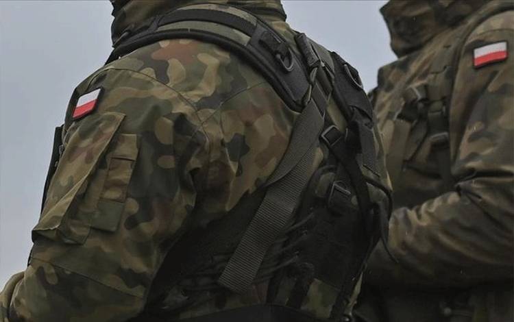 Polandia Akan Kerahkan 10.000 Tentara ke Perbatasan dengan Belarus