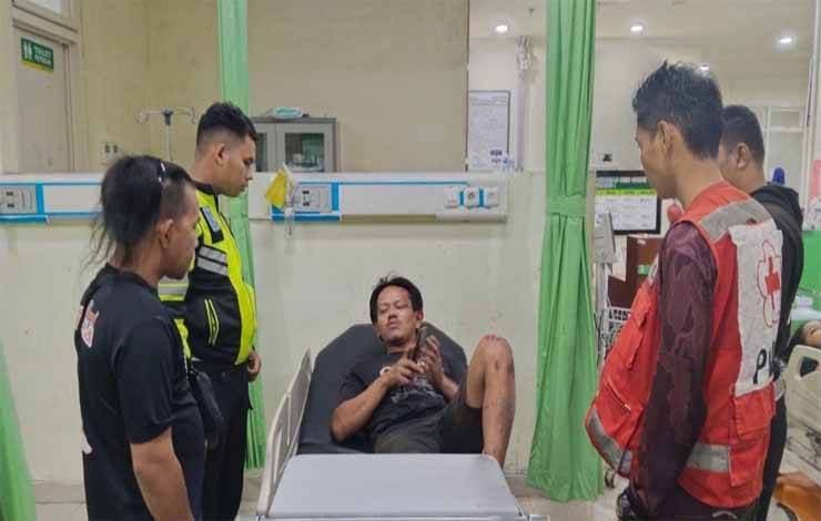 Pengendara Sepeda Motor Tabrak Penjual Bakso Hingga Terbalik