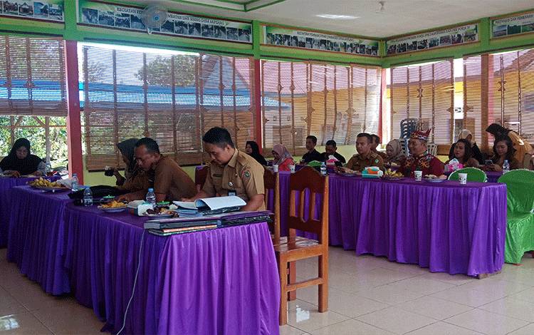 Penilaian lomba BUMDes di Desa Bapeang, Senin, 14 Agustus 2023. (FOTO: DEWIP)?