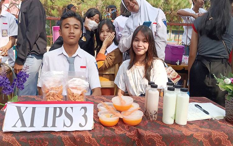 SMA Negeri 1 Tamiang Layang Adakan Bazar Kuliner