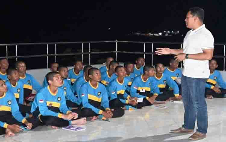 Bupati Lamandau Berikan Motivasi Anggota Paskibra ?