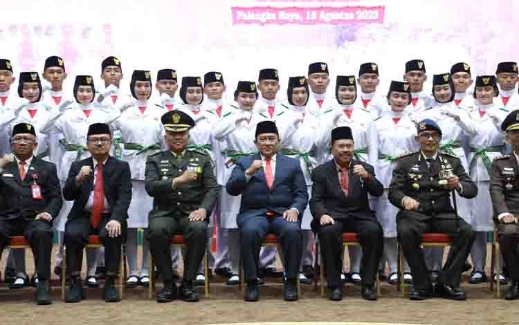 Kukuhkan Paskibraka, Wagub Kalteng Harap Pembentukan Jiwa Kepemimpinan  ?