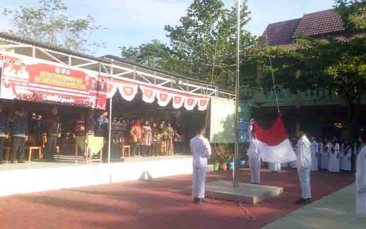 Begini Suasana Upacara Bendera? HUT Ke-78 RI di SMPN 2 Sampit