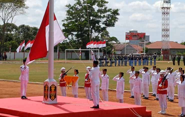 Paskibraka Kotim Sukses Kibarkan Bendera Merah Putih pada Upacara Peringatan HUT ke-78 RI