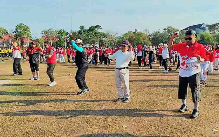 Jaga Kebugaran Jasmani, Abdul Razak Ikuti Kegiatan Senam Pemprov Kalteng
