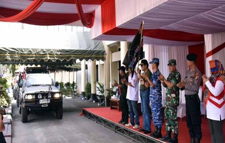 Pj Bupati Kobar Lepas Rombongan Offroader Lintas Negara