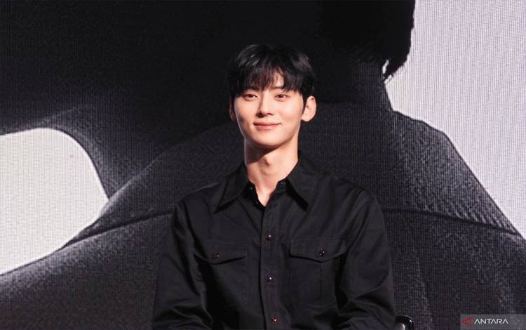 Hwang Min-Hyun Gugup Tampil Sendirian di Indonesia