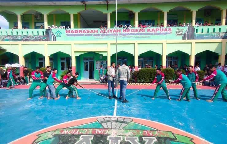 Lomba Antar Siswa MAN Kapuas Semarakkan HUT ke-78 RI