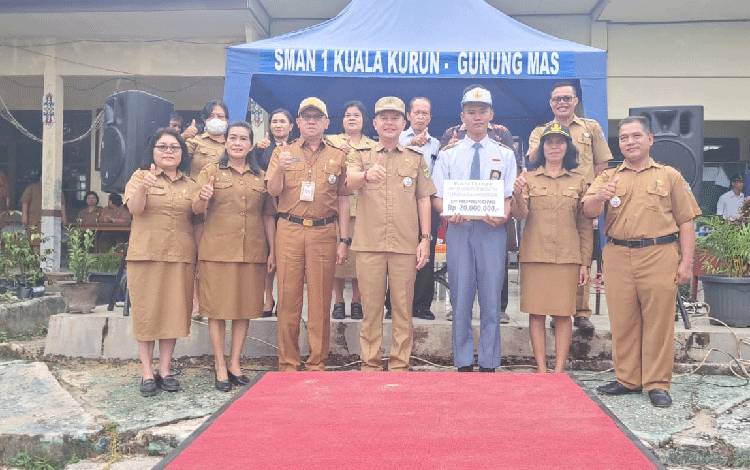 Bupati Gunung Mas Bangga Siswa SMAN 1 Kuala Kurun Masuk Final Lomba Matematika Internasional