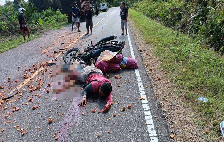 Pengendara Motor Tewas Tabrak Truk Muatan Sawit di Muara Teweh